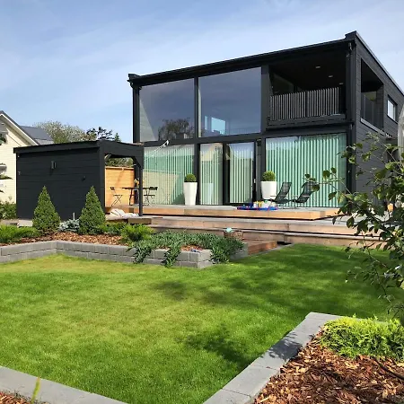 ヴィラ Modern Family Home, 15 Min To Center And 10 Min To Airport ヘルシンキ