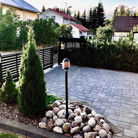 Modern Family Home, 15 Min To Center And 10 Min To Airport ヴィラ ヘルシンキ